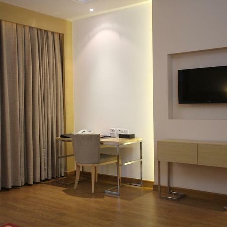 Country Inn & Suites By Radisson, Meerut Buitenkant foto