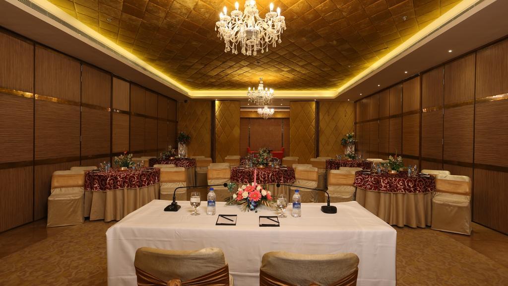 Country Inn & Suites By Radisson, Meerut Buitenkant foto