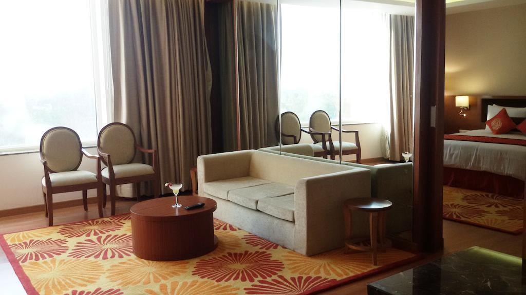 Country Inn & Suites By Radisson, Meerut Buitenkant foto