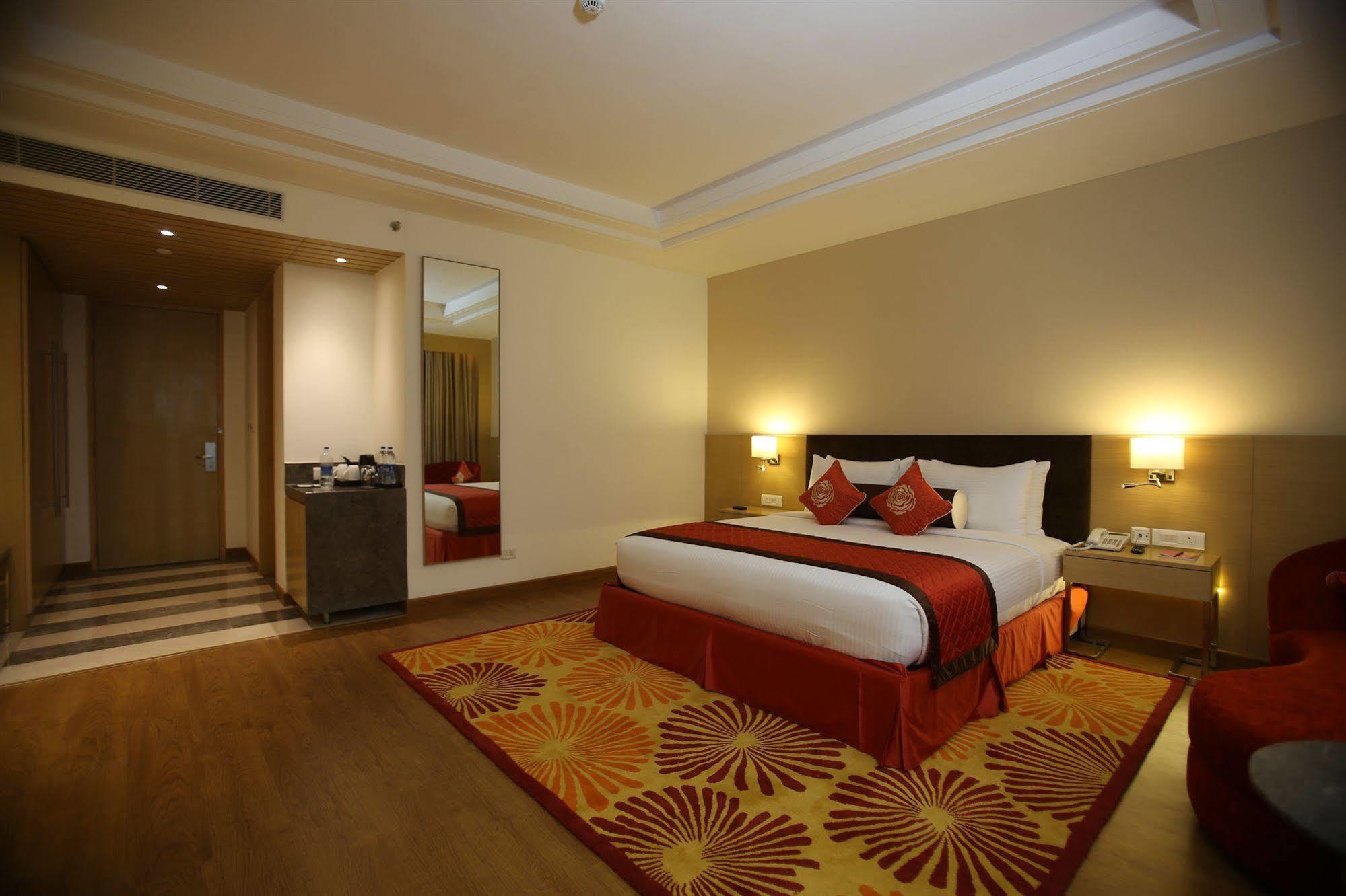 Country Inn & Suites By Radisson, Meerut Buitenkant foto